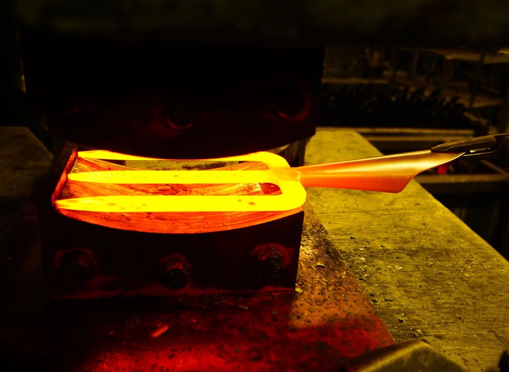 Handgreepje, De Wit, essen T-steel 800mm,