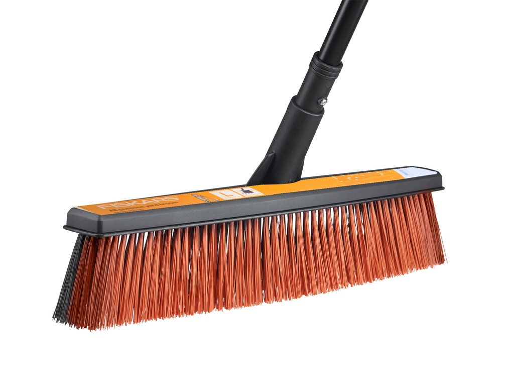 Fiskars Solid Bezem L compleet