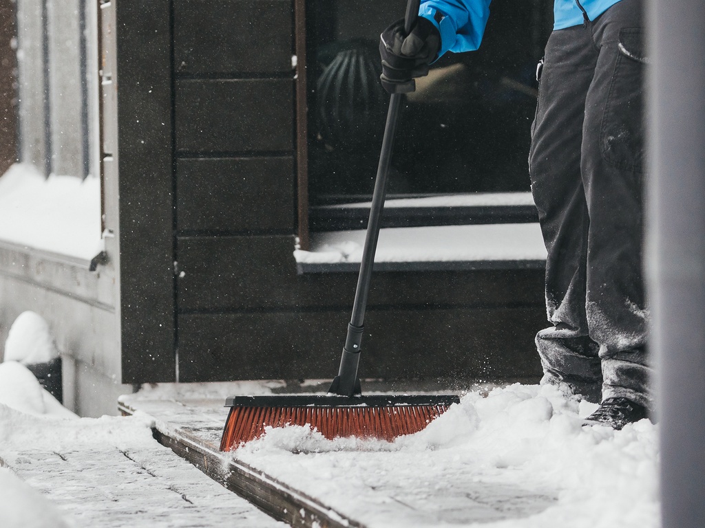 Fiskars Solid Bezem L compleet