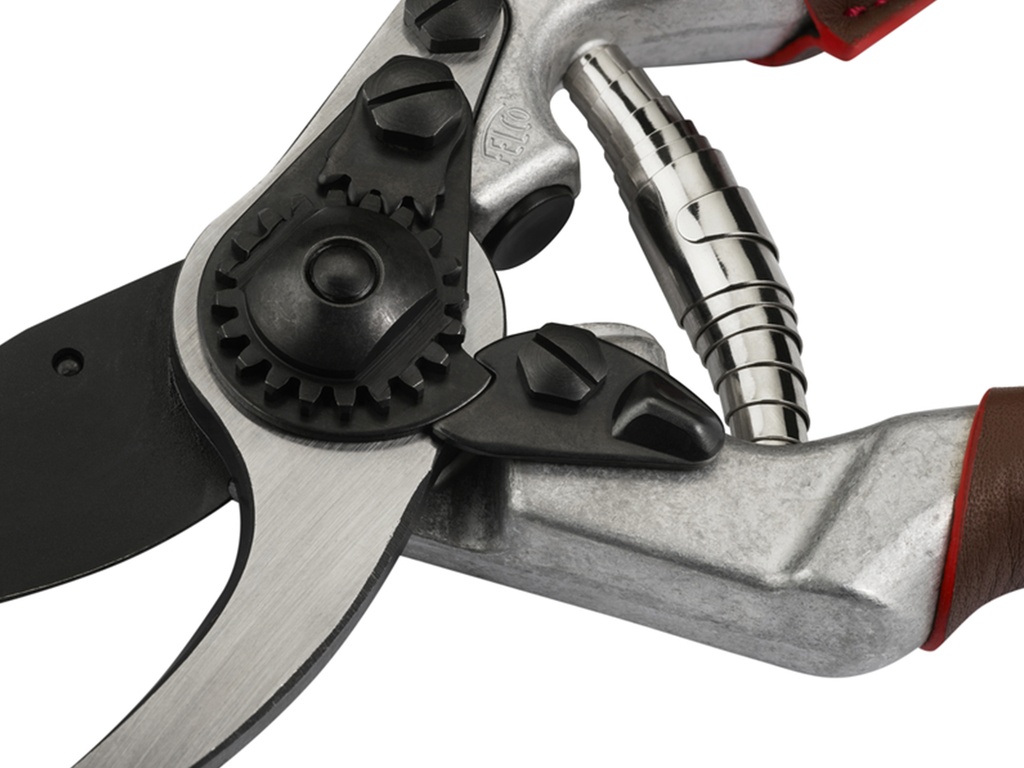 Snoeischaar met F-Tech bovenmes, leder comfort  handgrepen en sluitclip met extra 'halve stand'