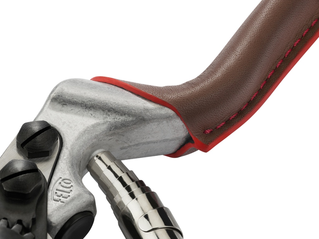 Snoeischaar met F-Tech bovenmes, leder comfort  handgrepen en sluitclip met extra 'halve stand'