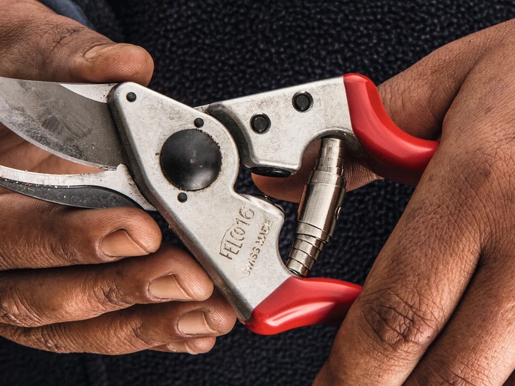 Snoeischaar FELCO 16 linkshandig (Medium), compact, kegelvormige kop, knipt tot 20 mm