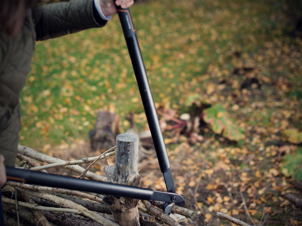 Takkenschaar FISKARS Singlestep L39 aambeeld, lengte 80 cm, knipt tot 40 mm