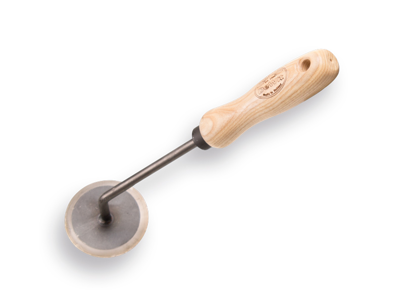 Discusschoffel DE WIT gesmeed 7 cm, met ESSEN handvat 14 cm