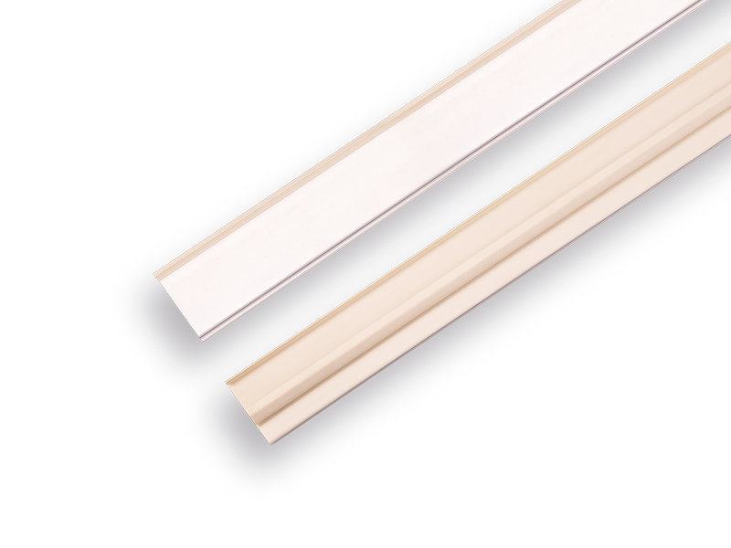 [1202022] Klikstrip wit 100 cm x 3,7 cm schuin, voor legbord Tegometall