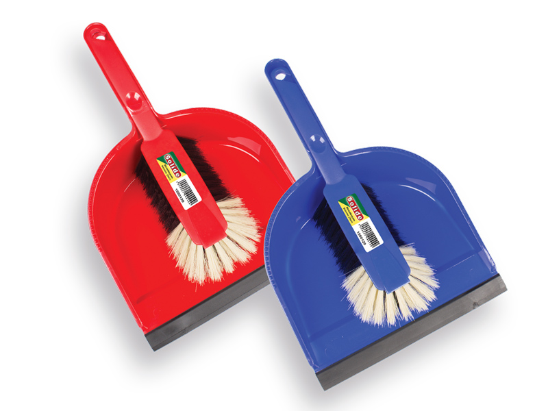 Stofblik SOLIDE kunststof met rubber strip, met kunststof handveger (blauw en rood)