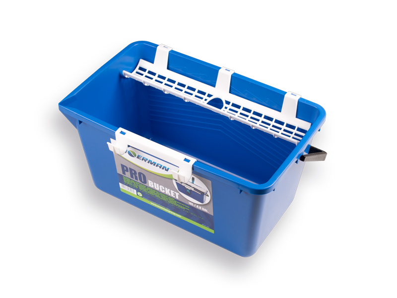 Emmer PRO MOERMAN 18 liter rechthoekig, met houder voor raamwasser en -trekker