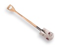 Spade IDEAL 1006 nr 2 gepolijst, met ESSEN D-steel 80 cm, bladmaat 17,5 x 28 cm